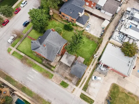 614 Avondale Street Houston TX 77006