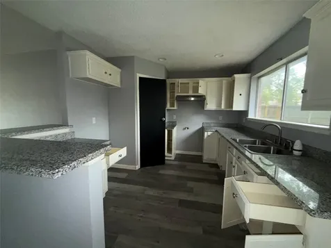 2430 Shady Bend Drive Pearland TX 77581