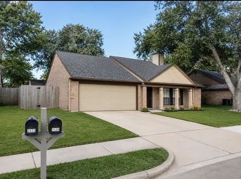 2430 Shady Bend Drive Pearland TX 77581