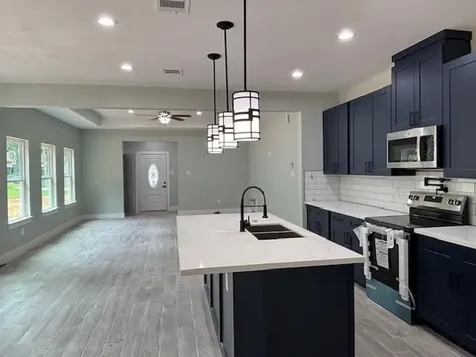 114 Indian Creek Street Willis TX 77378