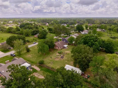 3979 County Road 962b Alvin TX 77511