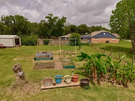 3979 County Road 962b Alvin TX 77511