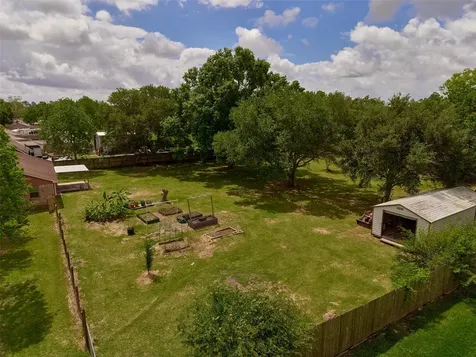 3979 County Road 962b Alvin TX 77511