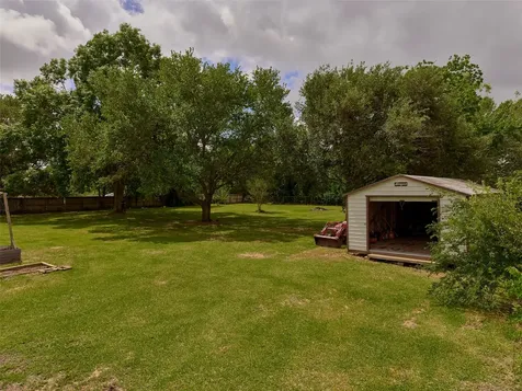 3979 County Road 962b Alvin TX 77511