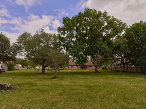 3979 County Road 962b Alvin TX 77511