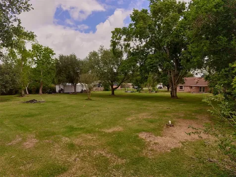 3979 County Road 962b Alvin TX 77511