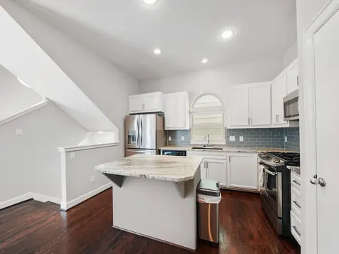 526 Westcross Street Houston TX 77018