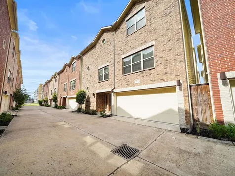 526 Westcross Street Houston TX 77018