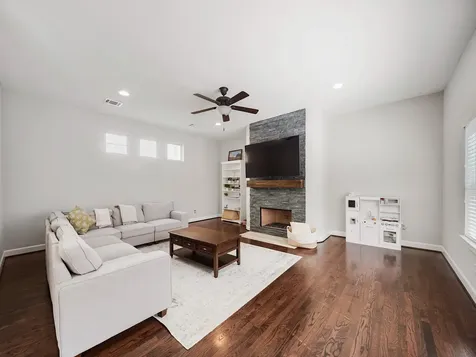 526 Westcross Street Houston TX 77018
