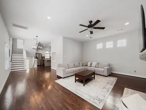 526 Westcross Street Houston TX 77018