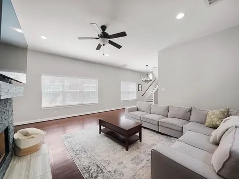 526 Westcross Street Houston TX 77018