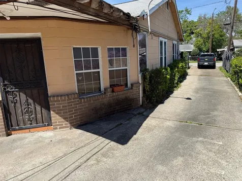 402 Frisco Street Houston TX 77022