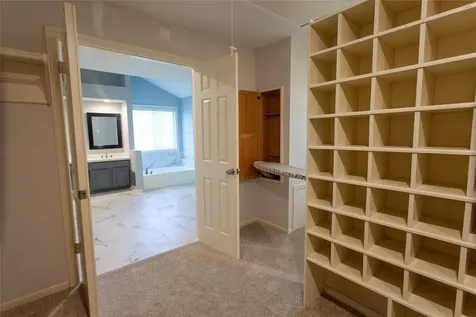 2019 Braesmeadow Lane Sugar Land TX 77479