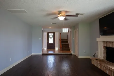 2019 Braesmeadow Lane Sugar Land TX 77479