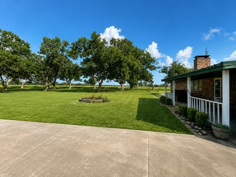 9264 Fm 1728 Boling TX 77420