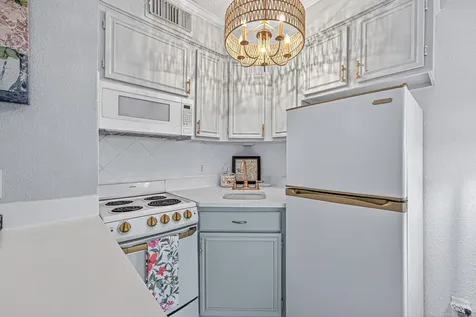 6102 Seawall Boulevard 229 Galveston TX 77551