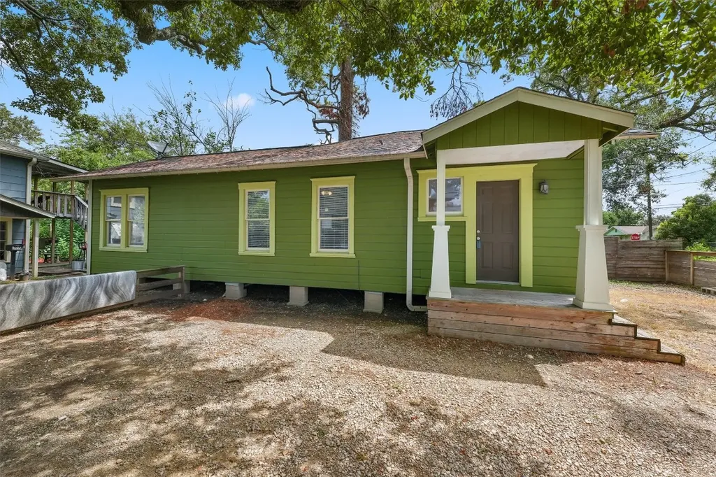 1107 Melbourne Street Houston TX 77022