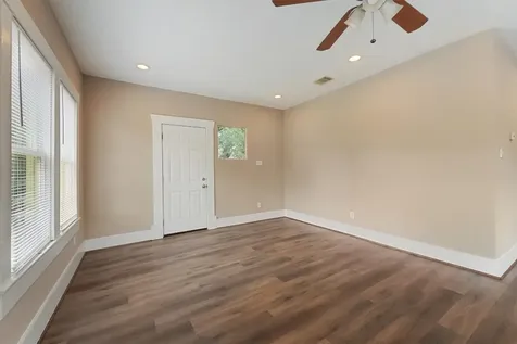1107 Melbourne Street Houston TX 77022