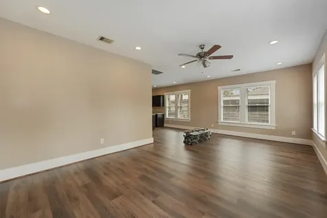 1107 Melbourne Street Houston TX 77022