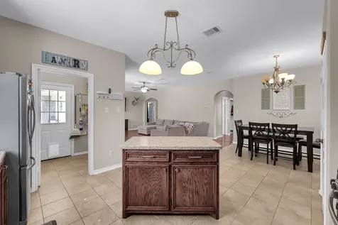 409 Mildred Street Cleveland TX 77328