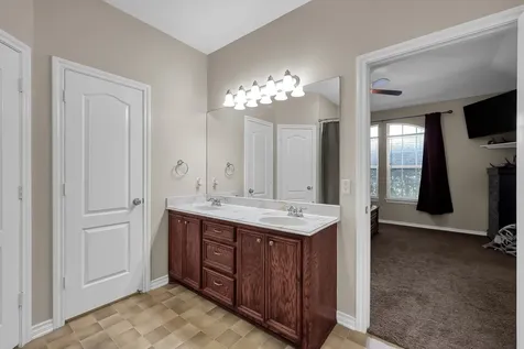409 Mildred Street Cleveland TX 77328