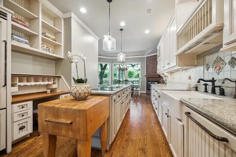345 Knipp Road Bunker Hill Village TX 77024
