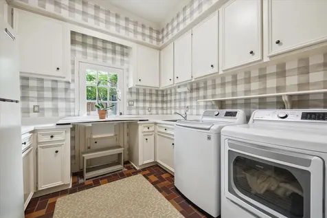 345 Knipp Road Bunker Hill Village TX 77024