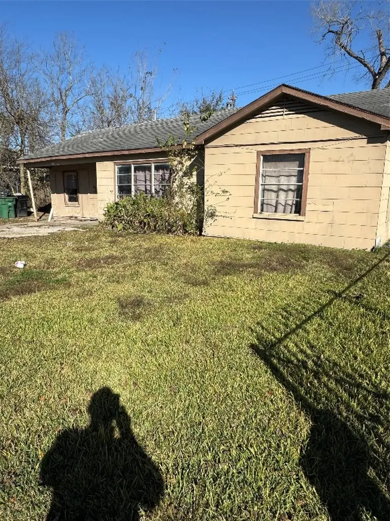 5325 Longmeadow Street Houston TX 77033