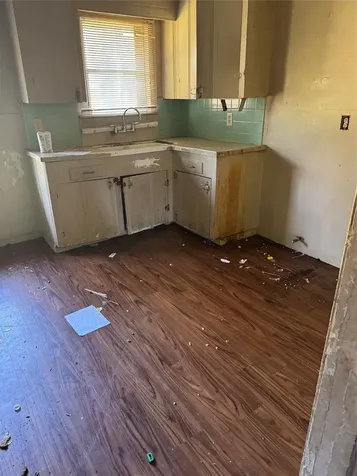 5325 Longmeadow Street Houston TX 77033