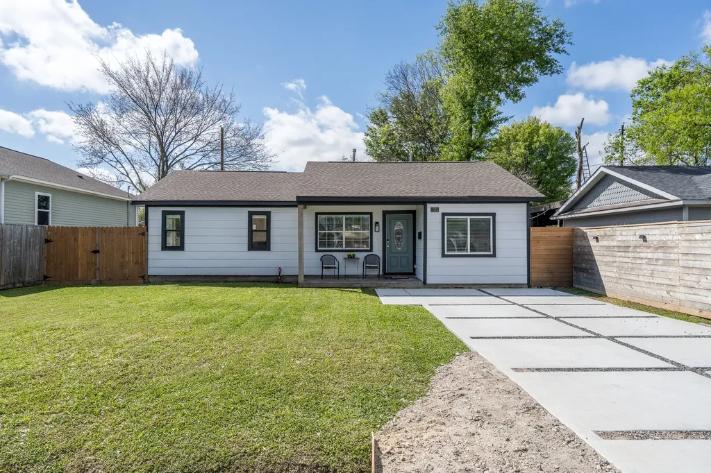 810 Jerry Street Houston TX 77022