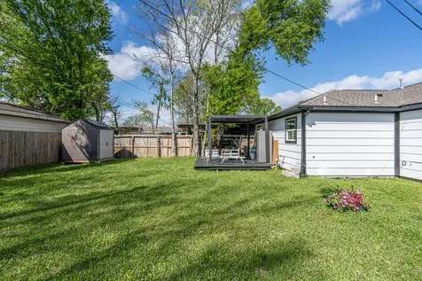 810 Jerry Street Houston TX 77022