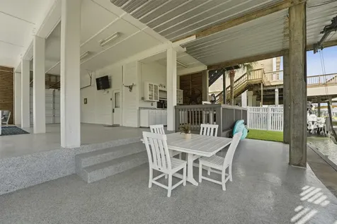 918 Short Reach Drive Tiki Island TX 77554
