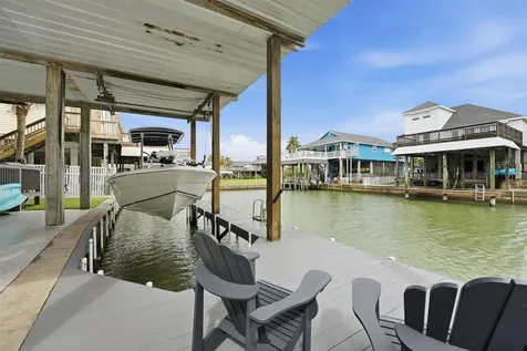 918 Short Reach Drive Tiki Island TX 77554