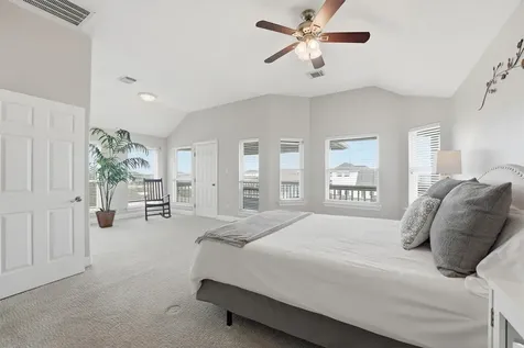 918 Short Reach Drive Tiki Island TX 77554