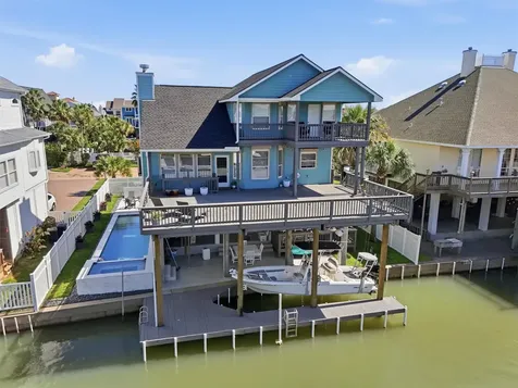 918 Short Reach Drive Tiki Island TX 77554