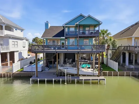 918 Short Reach Drive Tiki Island TX 77554