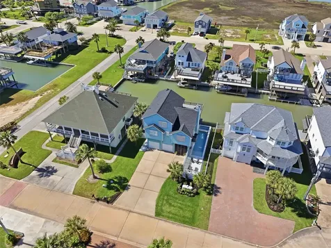 918 Short Reach Drive Tiki Island TX 77554