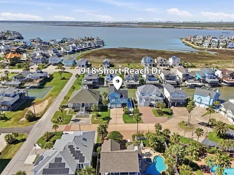 918 Short Reach Drive Tiki Island TX 77554