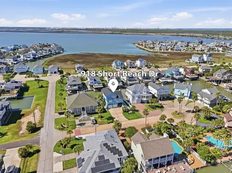 918 Short Reach Drive Tiki Island TX 77554