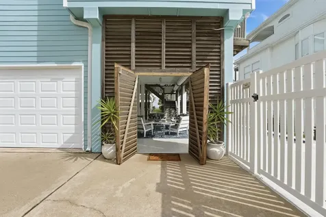 918 Short Reach Drive Tiki Island TX 77554