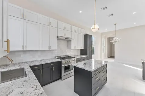 1607 Market Street Galveston TX 77550