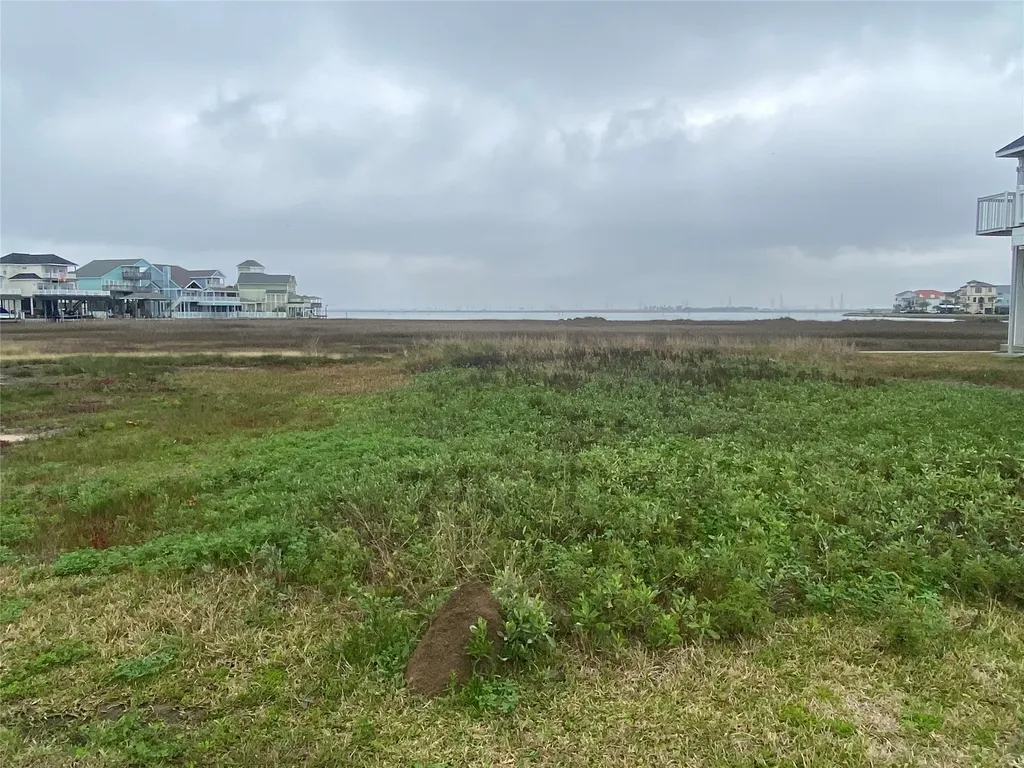 Lot 22 Tiki Drive Tiki Island TX 77554