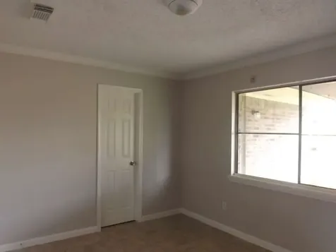 601 N 12th Street La Porte TX 77571