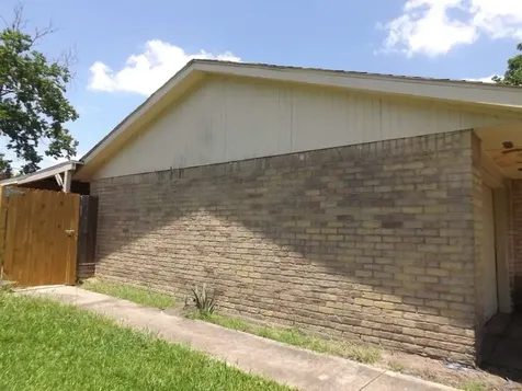601 N 12th Street La Porte TX 77571