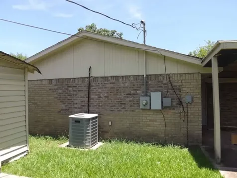 601 N 12th Street La Porte TX 77571