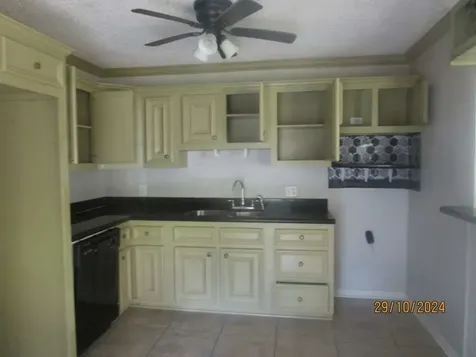 601 N 12th Street La Porte TX 77571
