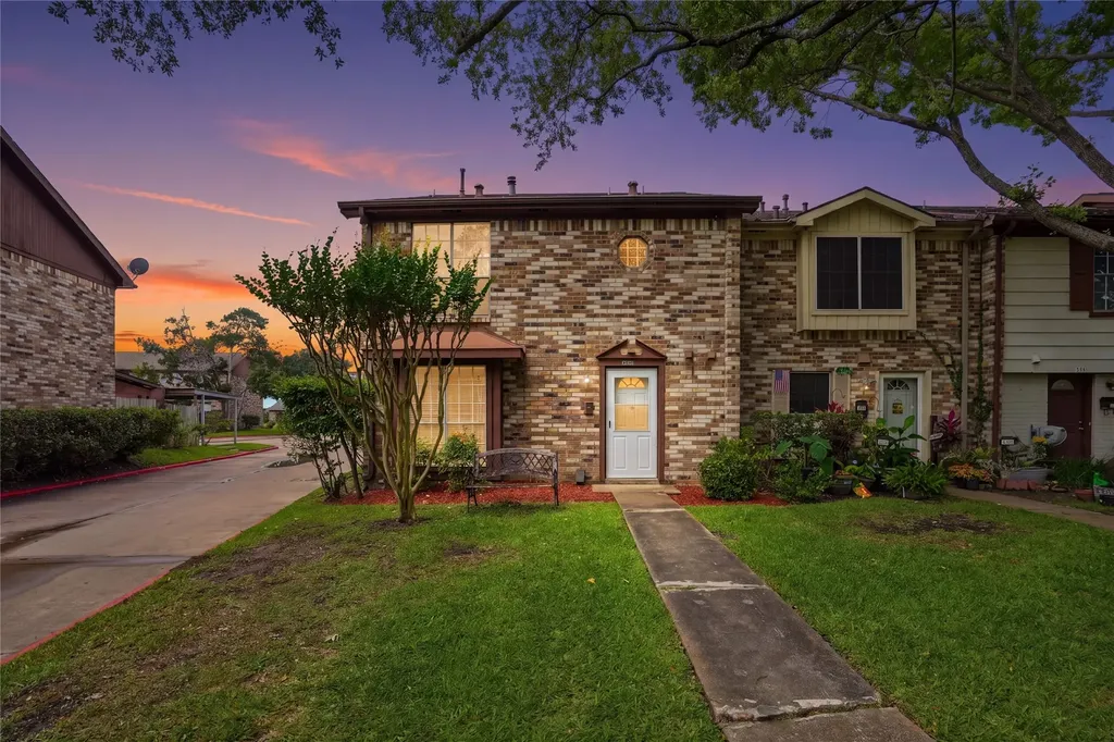1508 S 8th Street La Porte TX 77571