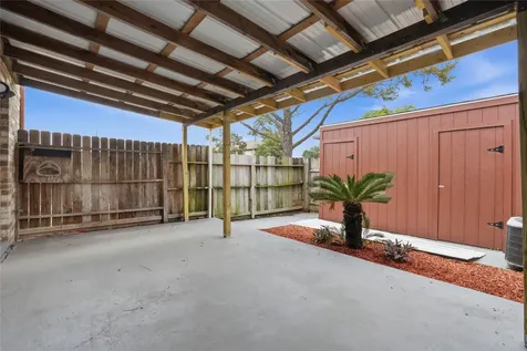 1508 S 8th Street La Porte TX 77571