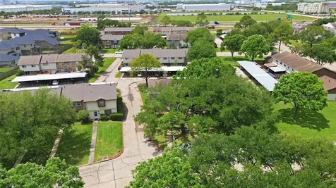 1508 S 8th Street La Porte TX 77571