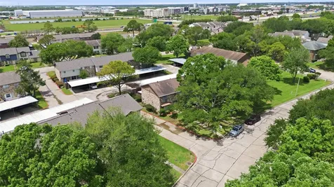 1508 S 8th Street La Porte TX 77571
